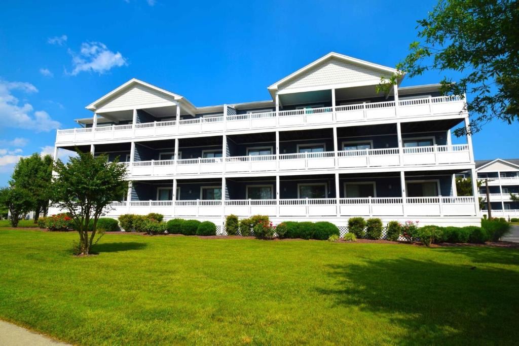 Heron Harbour Isle Apartment | Harbour Club G7 condo