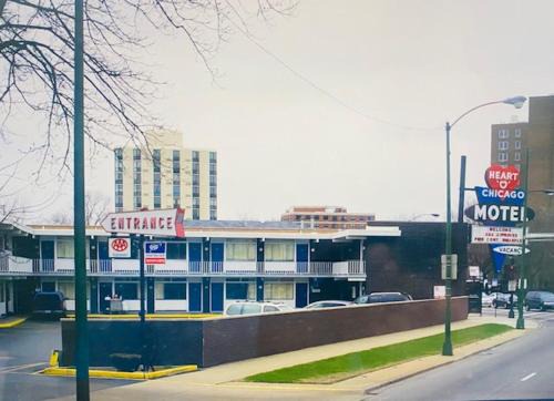 Edgewater Hotel | Heart O' Chicago Motel
