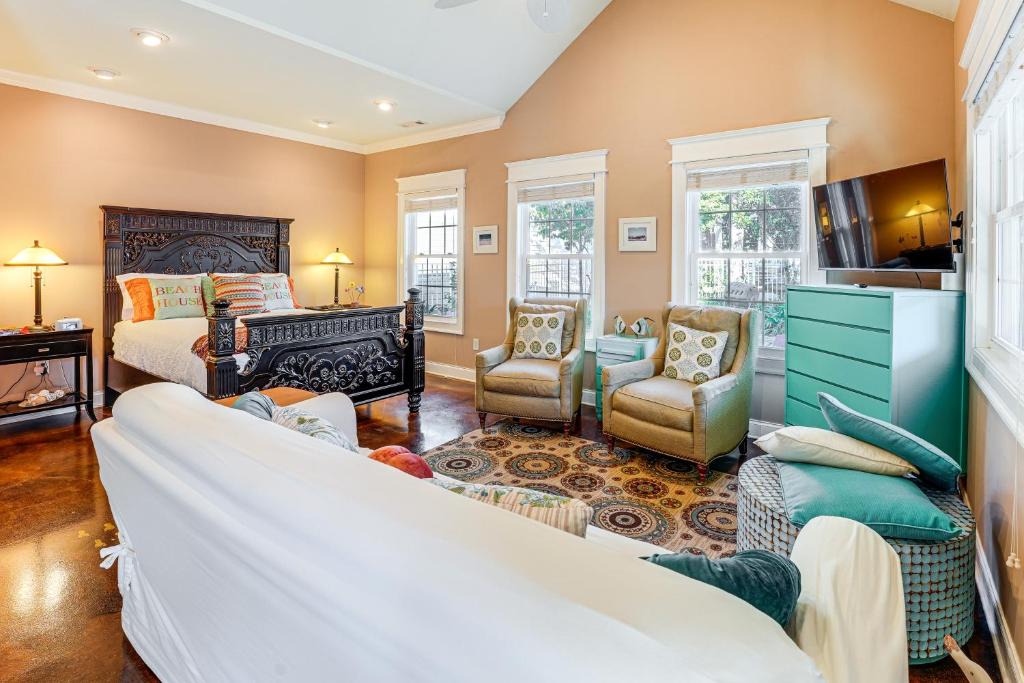 Chickamauga Apartment | Heart of Historic Chickamauga! Chic Studio w/Pool
