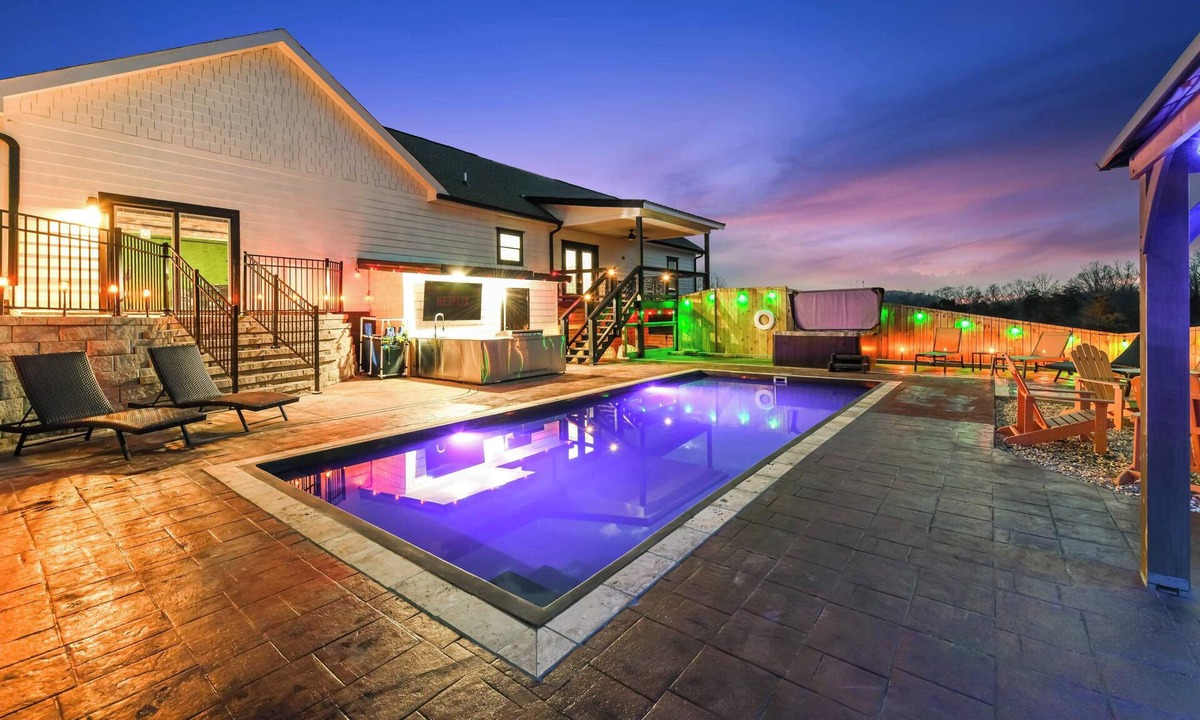 Boyds Creek House | Heated Pool Backyard Oasis | Pickleball-Basketball