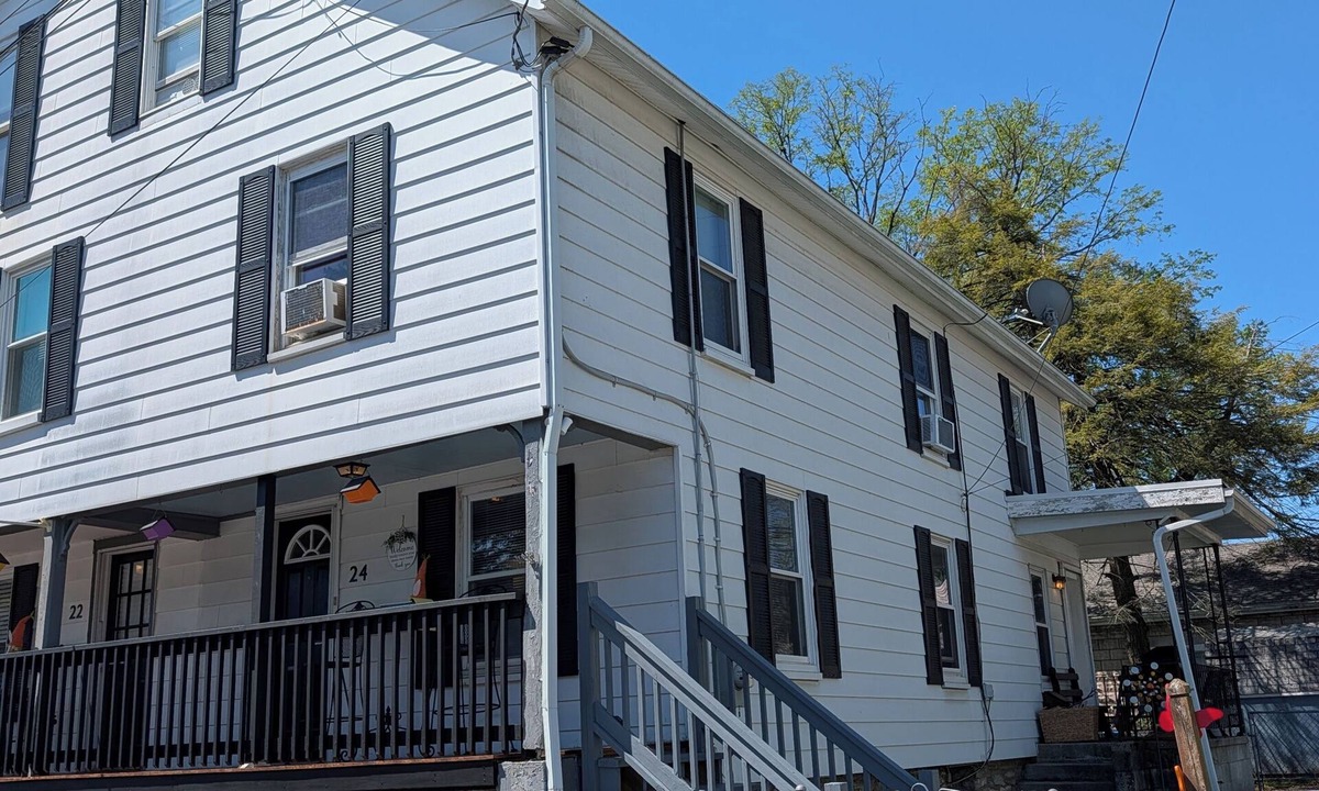 Hummelstown House | Hershey Music Box 2 - Duplex near HersheyPark, Giant Center, Hershey, Palmyra
