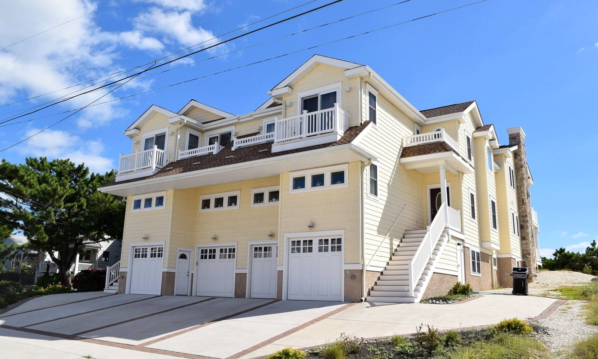Townsend's Inlet House | Highly Sought after Townhome!