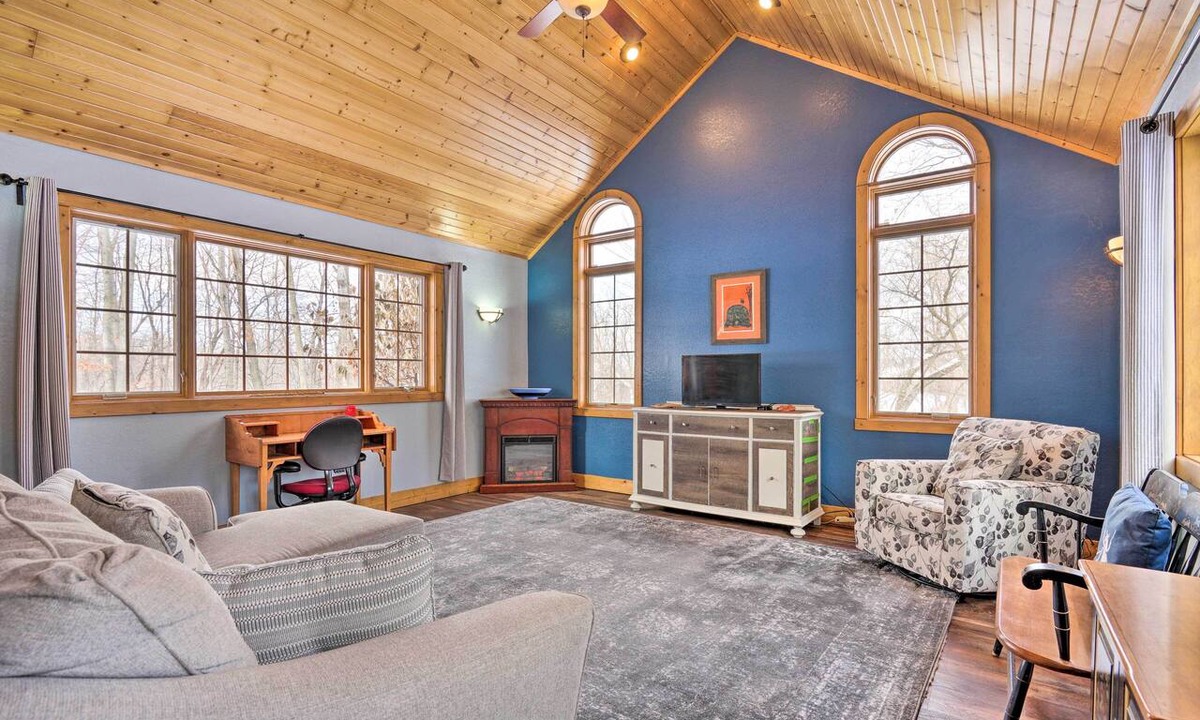 Ellsworth Apartment | Hiking Nearby! Secluded Ellsworth Apartment