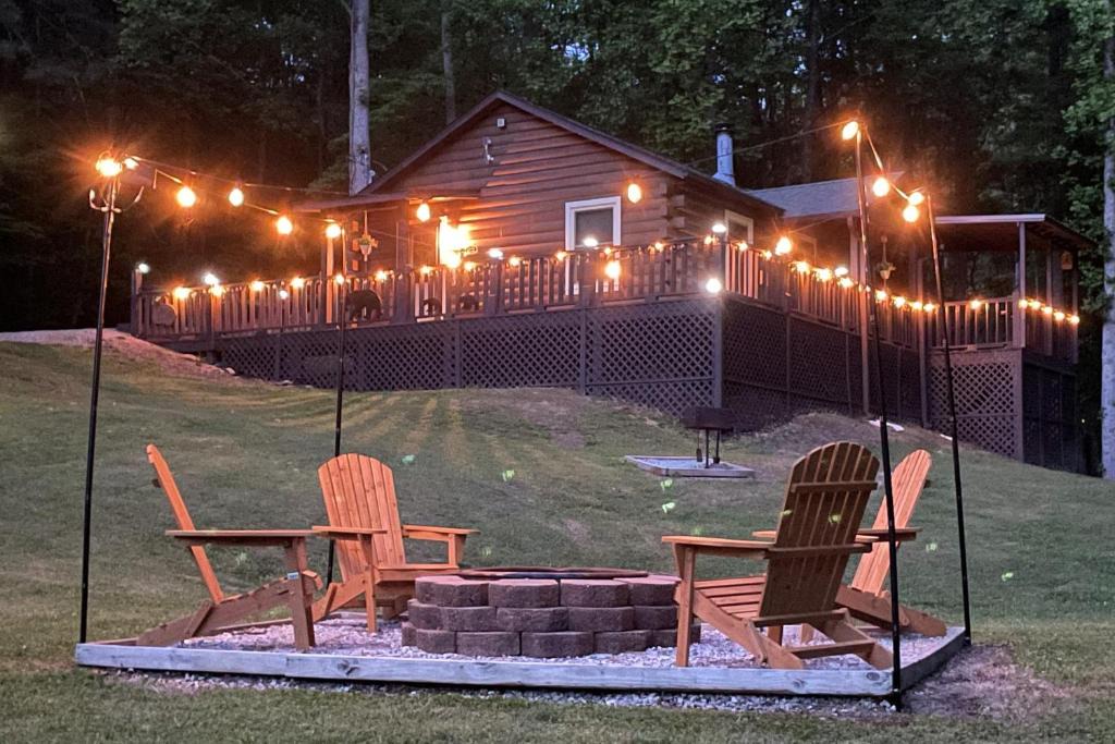 Cosby House | Hillside: Cosby 'Cozy Cove' Cabin w/Hot Tub
