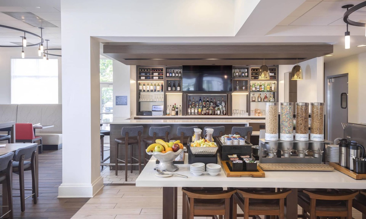 Johnston Hotel | Hilton Garden Inn Des Moines/Urbandale