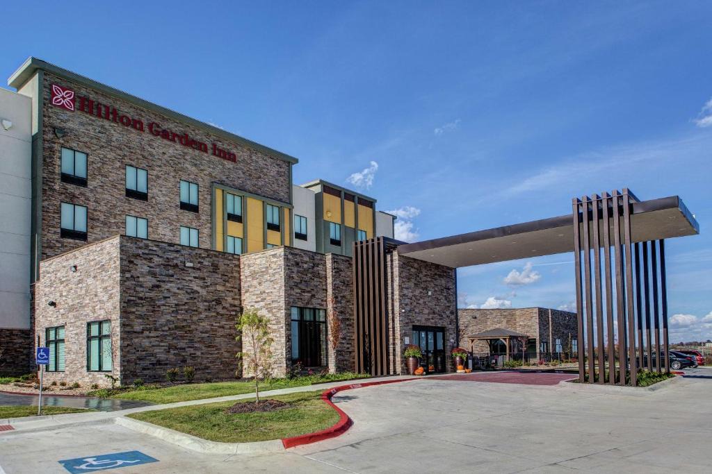 Southwest Topeka Hotel | Hilton Garden Inn Topeka