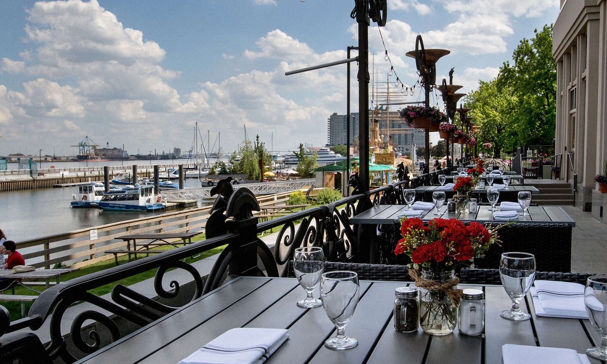 Society Hill Hotel | Hilton Philadelphia at Penn's Landing
