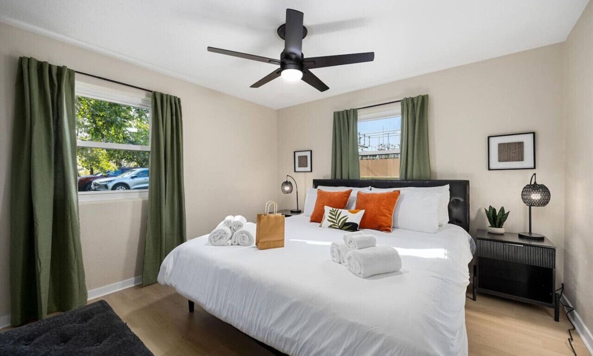 Peoria Heights House | Hines Haven | Unit 2 - Perfect BNB for YOU!