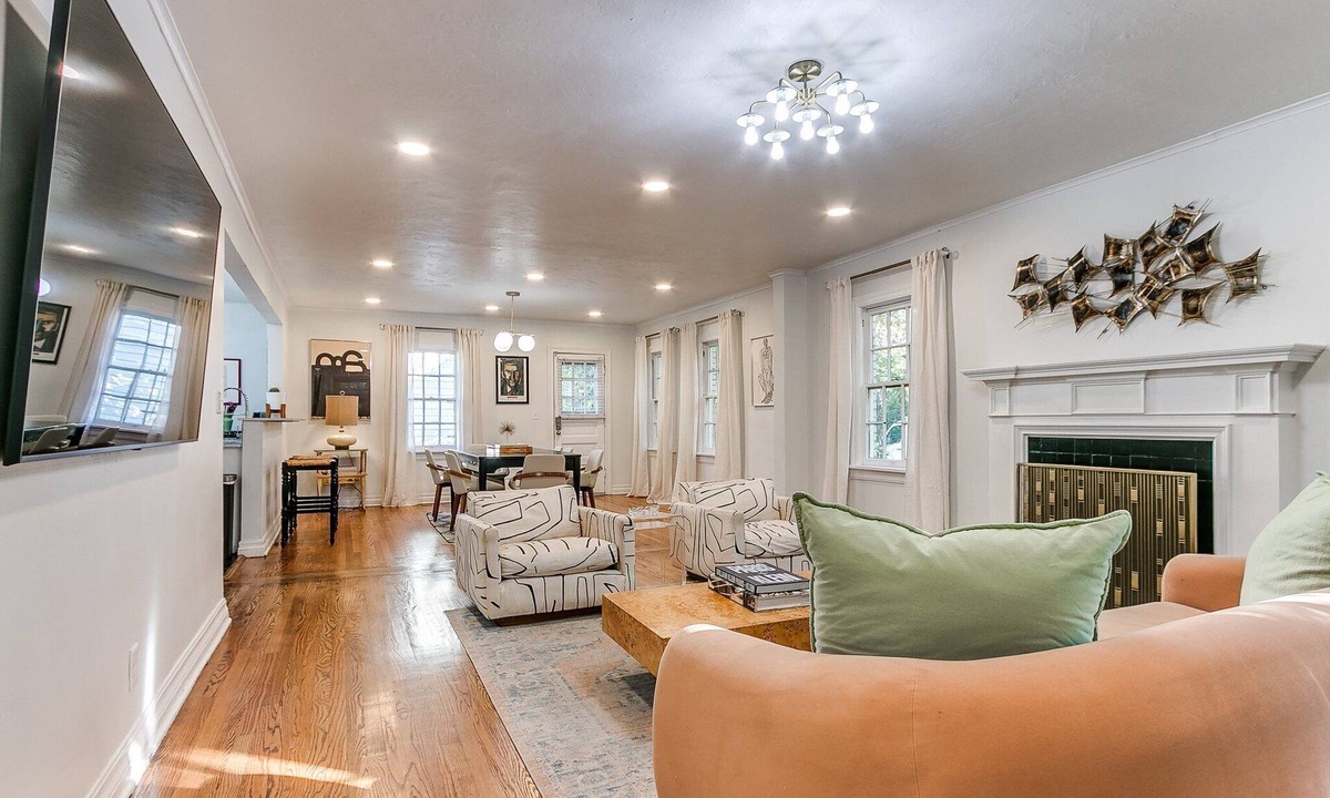 Central Oklahoma City House | Historic Beauty. Great for group travel, up to 13.