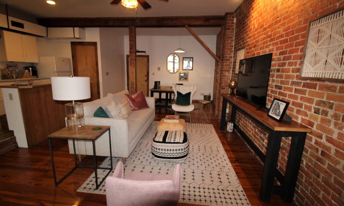 Elizabeth City Condo | Historic Condo in the Heart of Downtown Elizabeth City