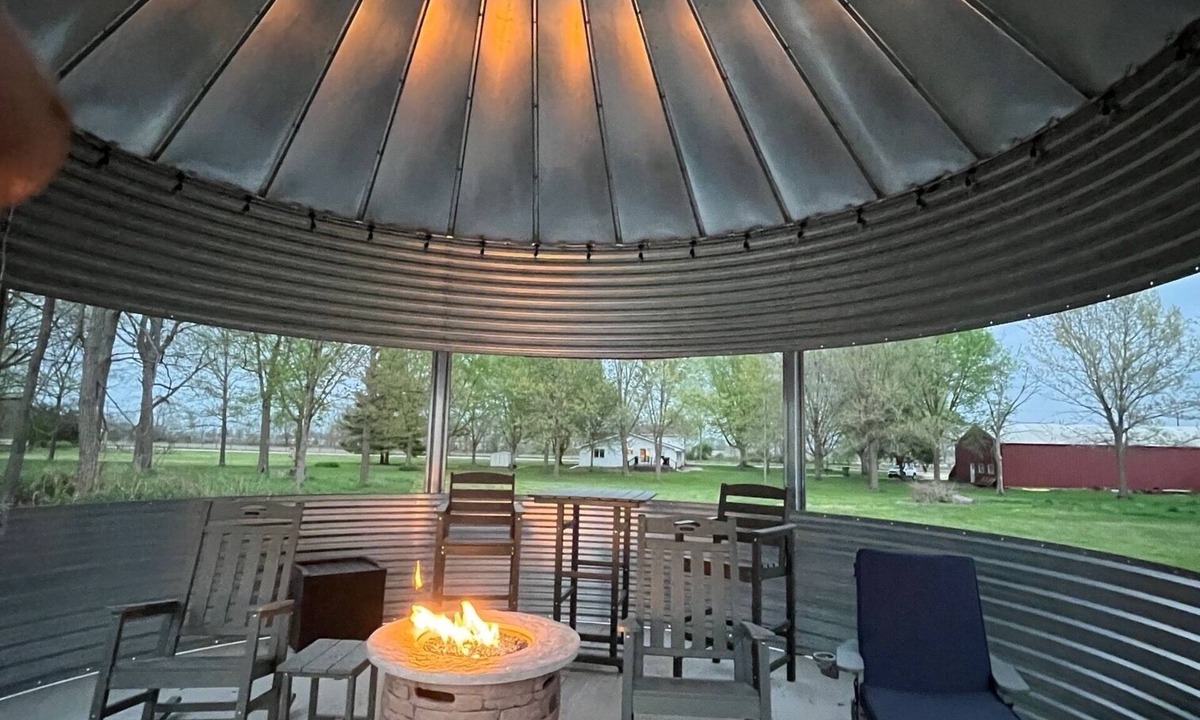 Cordova House | Historic Farm House called Oak Cliff w/spectacular view of Mississippi River
