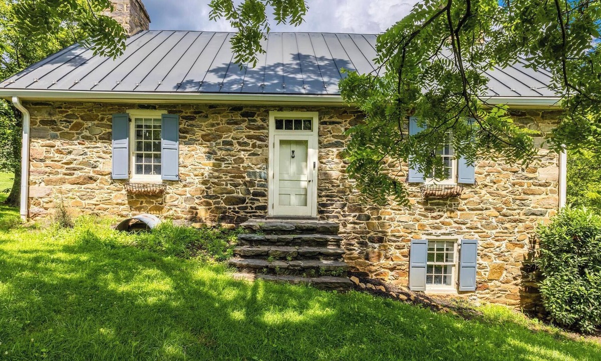 Round Hill Other | Historic Stone Farmhouse 15Acres