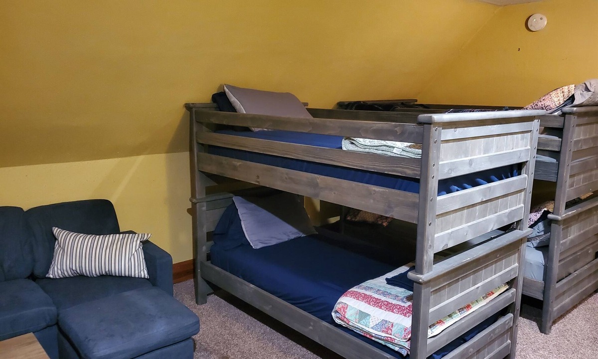 Sioux Falls Bed & Breakfast | Historic Victorian Inn East Loft