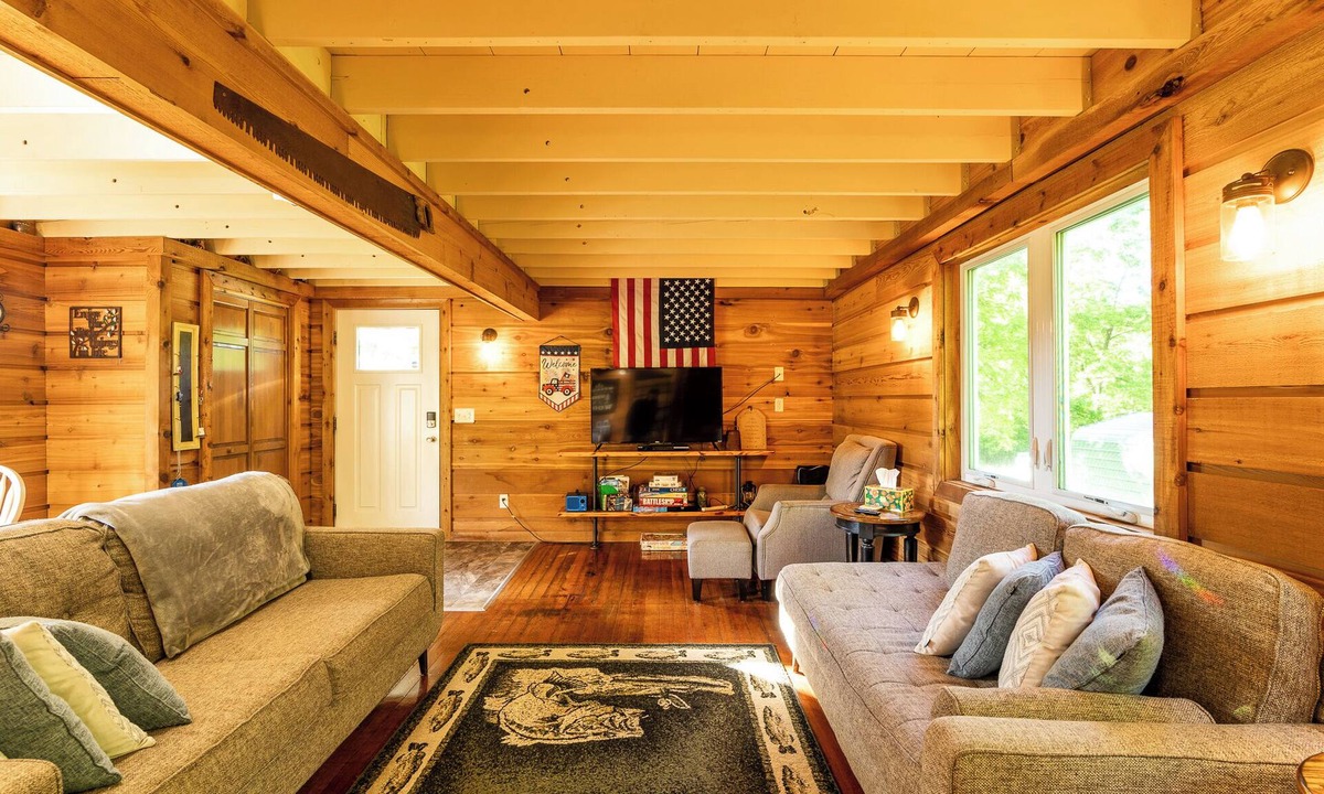 Darlington Cabin | Historic Yellowstone Schoolhouse in Driftless Region