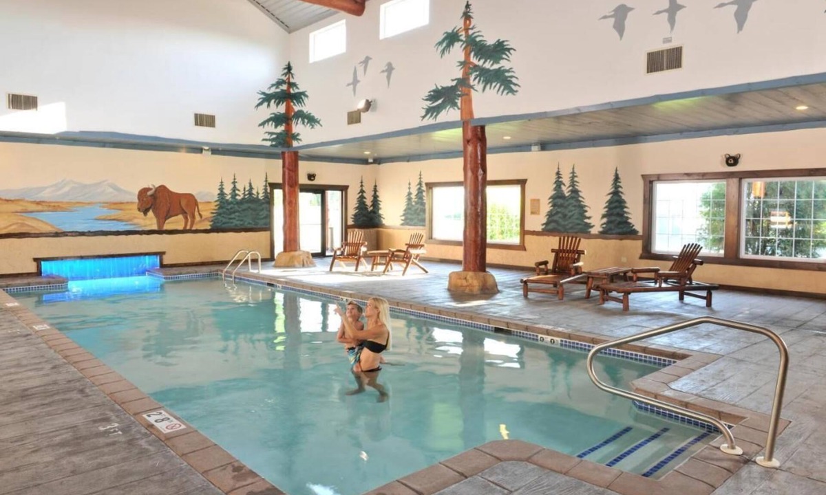 St. Joseph Hotel | Historical Stays with Modern Amenities & River Trail Access