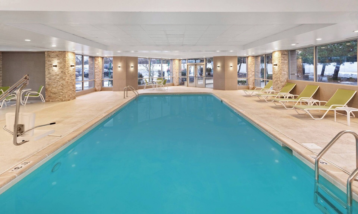 Oakbrook Terrace Hotel | Holiday Inn Chicago Oakbrook by IHG