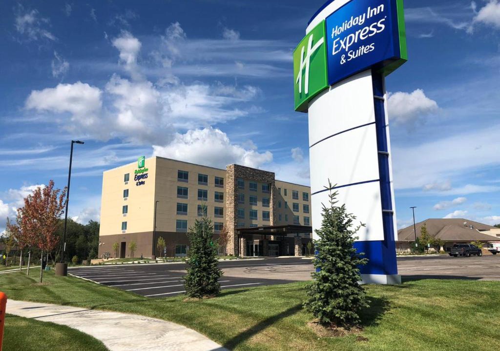Hudson Hotel | Holiday Inn Express and Suites