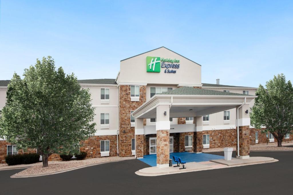 Pekin Hotel | Holiday Inn Express Pekin - Peoria Area by IHG