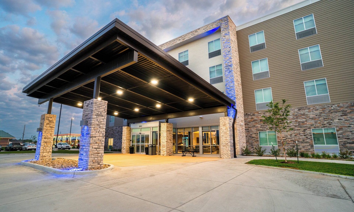 Marion Hotel | Holiday Inn Express & Suites Cedar Rapids NE – Marion by IHG
