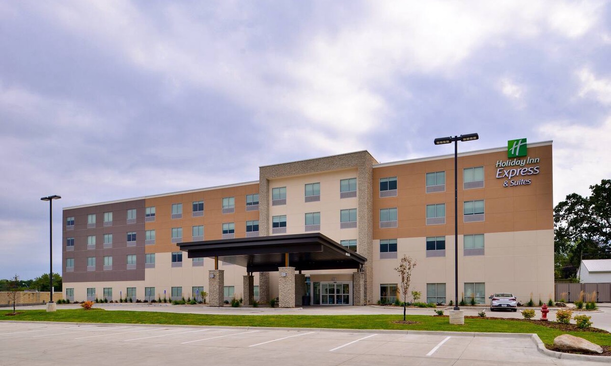 Ottumwa Hotel | Holiday Inn Express & Suites Ottumwa by IHG