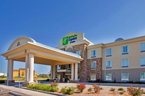Andover Hotel | Holiday Inn Express & Suites East Wichita I-35 Andover by IHG