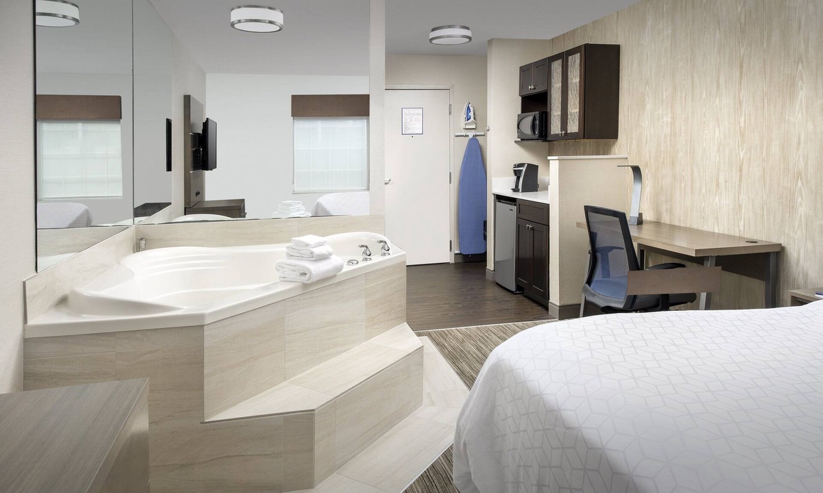 Parole Hotel | Holiday Inn Express & Suites Annapolis by IHG