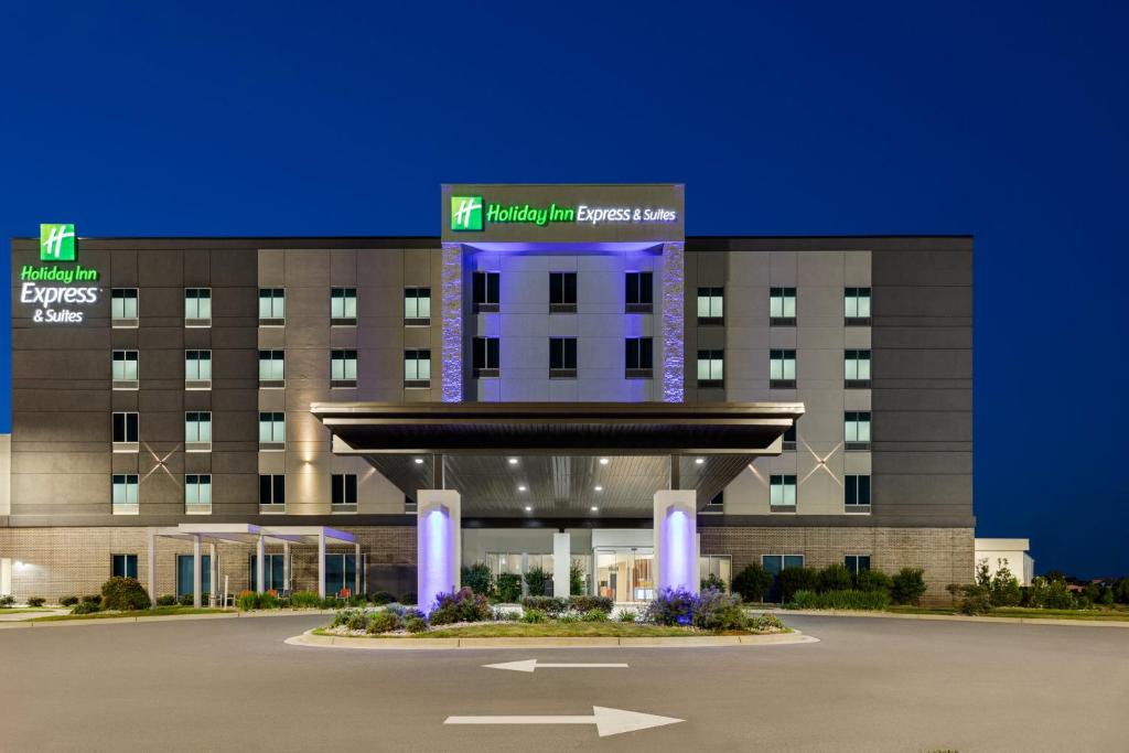 Dalton Hotel | Holiday Inn Express & Suites - Dalton - Walnut Ave by IHG