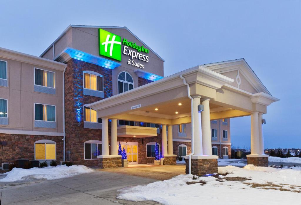 Chalco Hotel | Holiday Inn Express & Suites - Omaha I - 80 by IHG