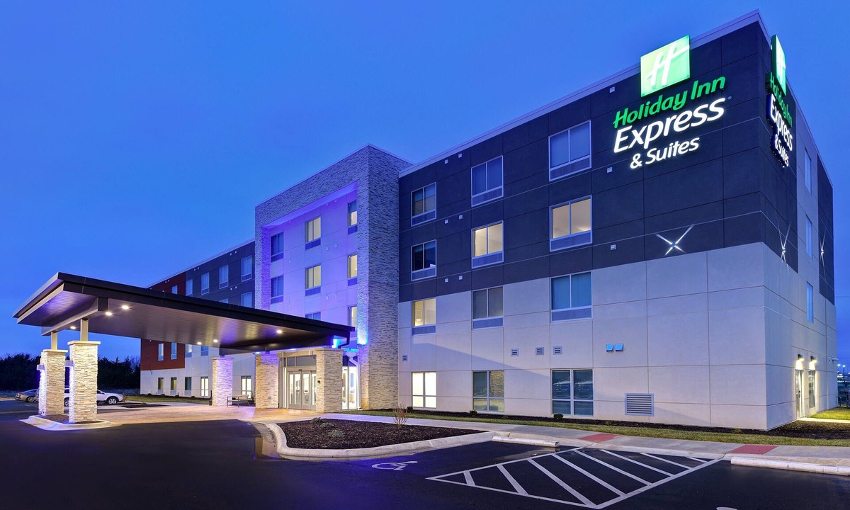 Ottawa Hotel | Holiday Inn Express & Suites Ottawa by IHG