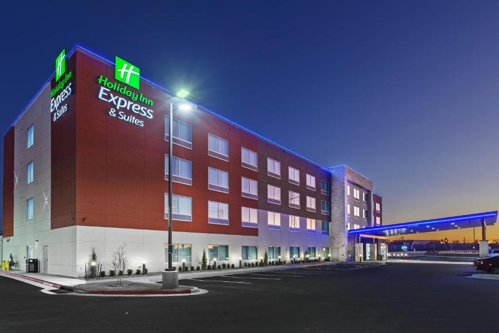 Owasso Hotel | Holiday Inn Express & Suites - Tulsa Northeast - Owasso by IHG