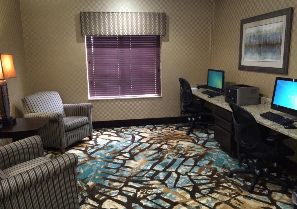 Council Bluffs Hotel | Holiday Inn Express Hotel & Suites Council Bluffs - Convention Center Area by IHG