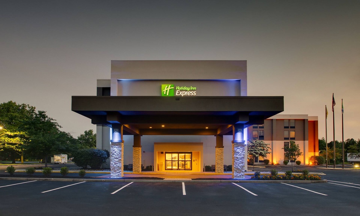 Echelon Hotel | Holiday Inn Express Voorhees - Mt. Laurel by IHG