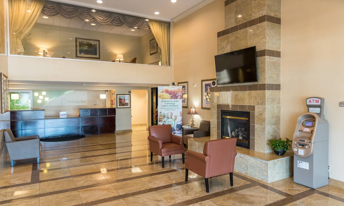 Hazlet Hotel | Holiday Inn Hazlet by IHG