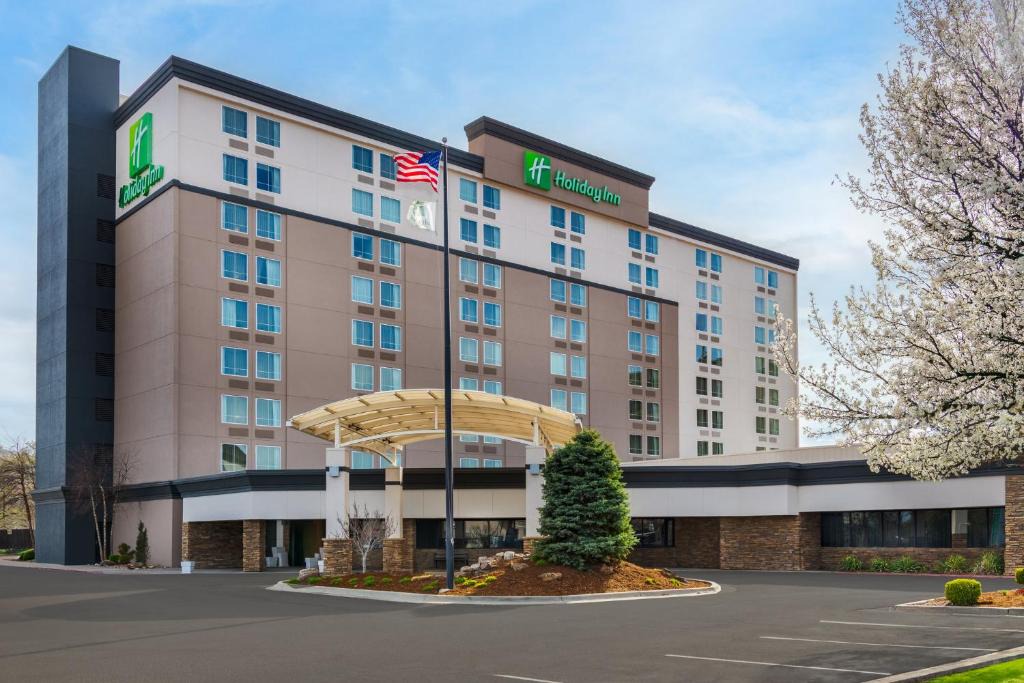 Wichita Hotel | Holiday Inn Wichita East I-35 by IHG