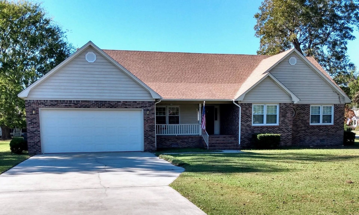 Lake Waccamaw House | Hollingsworth's Premium Getaway!