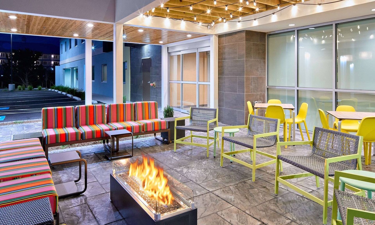 Midtown Ocean City Hotel | Home2 Suites by Hilton Ocean City - Bayside, MD