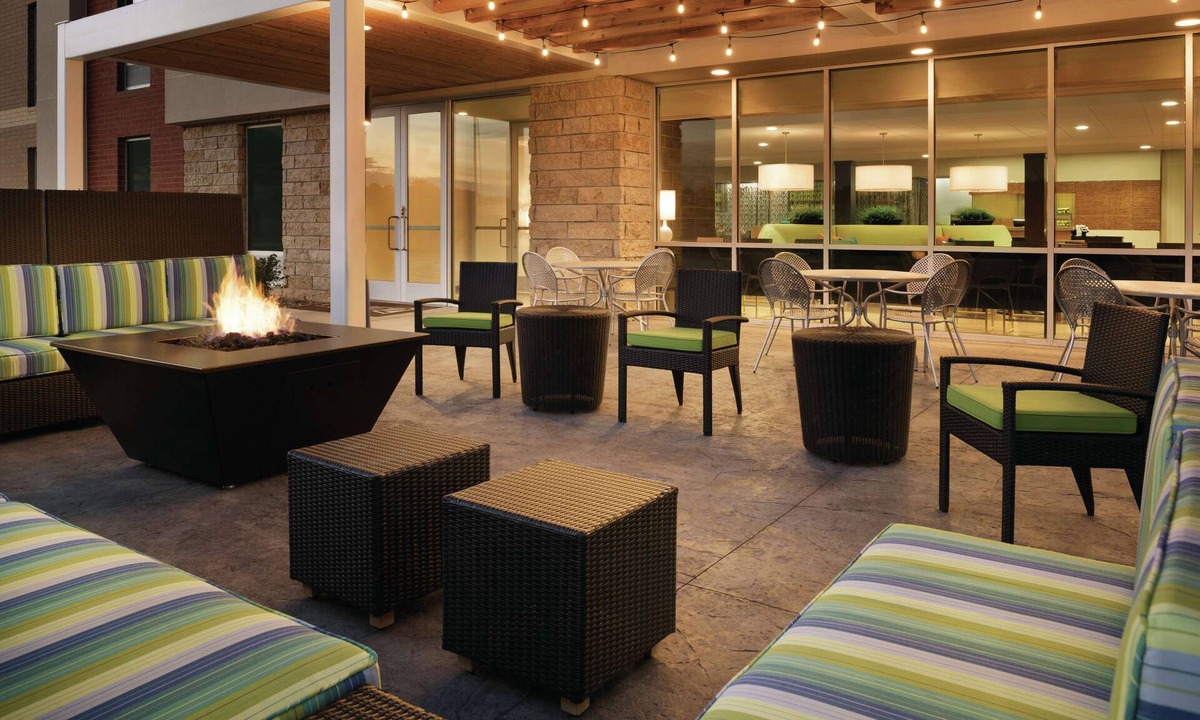 Coralville Hotel | Home2 Suites Iowa City Coralville