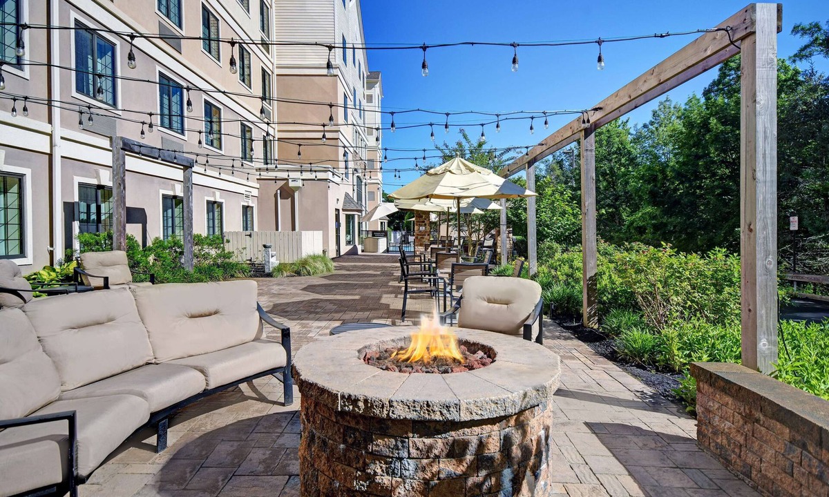 Eatontown Hotel | Homewood Suites by Hilton Eatontown