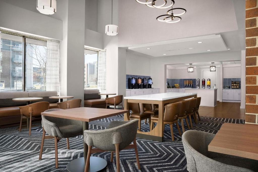 NoDo District Hotel | Homewood Suites by Hilton Omaha - Downtown