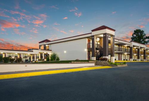Anderson Hotel | Horizon Inn & Suites