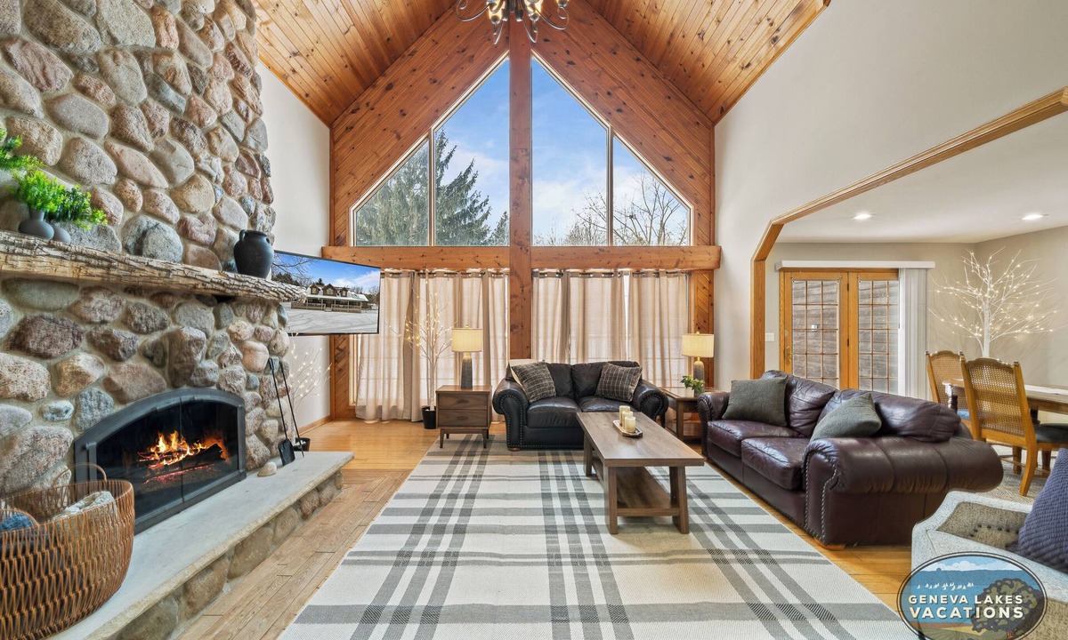 Bassett House | Hot Tub | 5 Minutes to Wilmot Ski Resort | Game Room