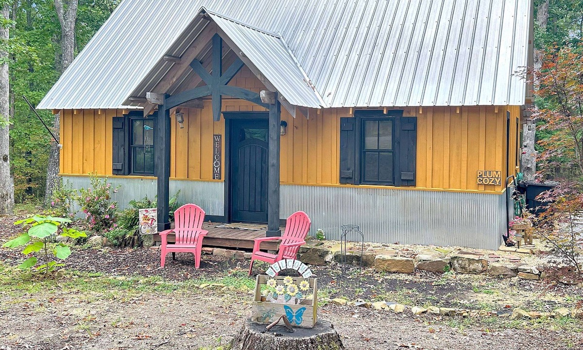 Rising Fawn Cabin | Hot Tub-Large Screened Porch,Fire Pit &Grill Area
