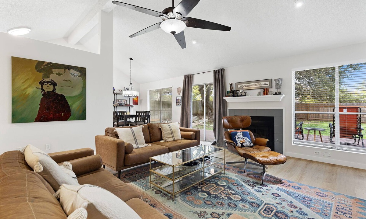 Cedar Park House | Hot Tub Oasis near Austin Big Yard Deck 3BR