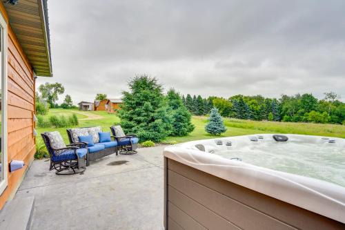 Pierce County House | Hot Tub & Trail Access: Spacious Stockholm Retreat