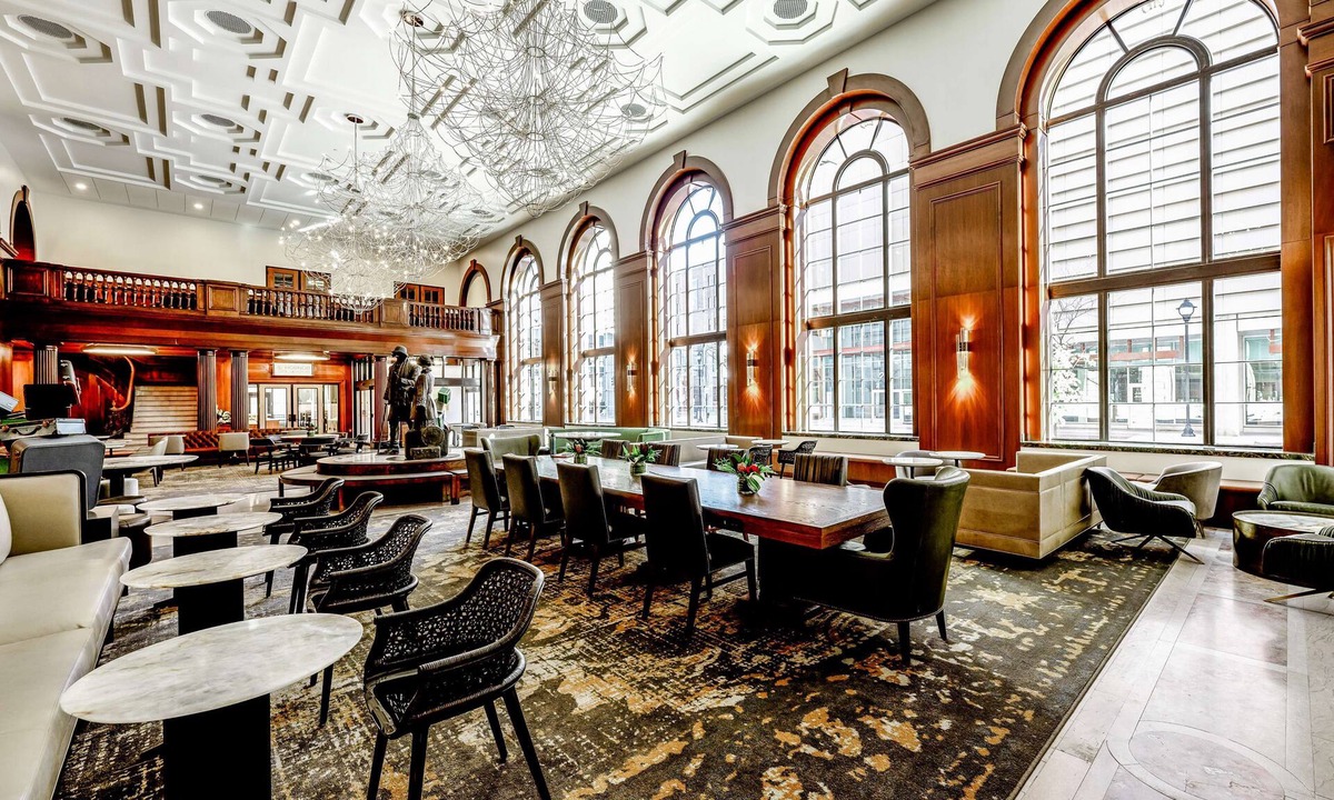 Downtown Des Moines Hotel | Hotel Fort Des Moines, Curio Collection by Hilton