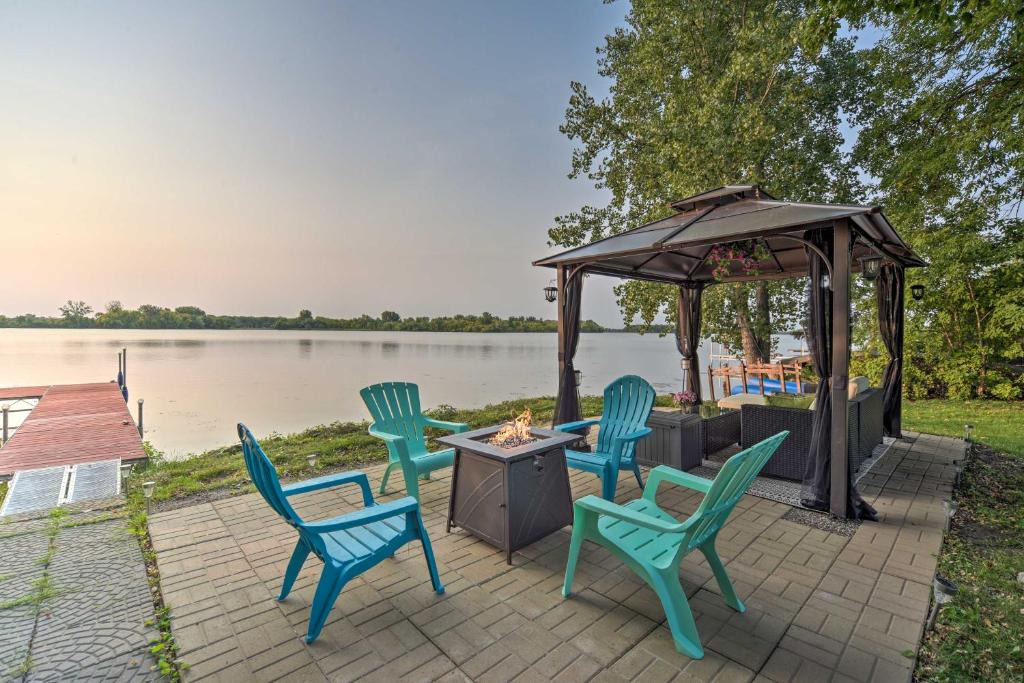Centerville House | Hugo Home, Direct Lake Access & Private Dock!