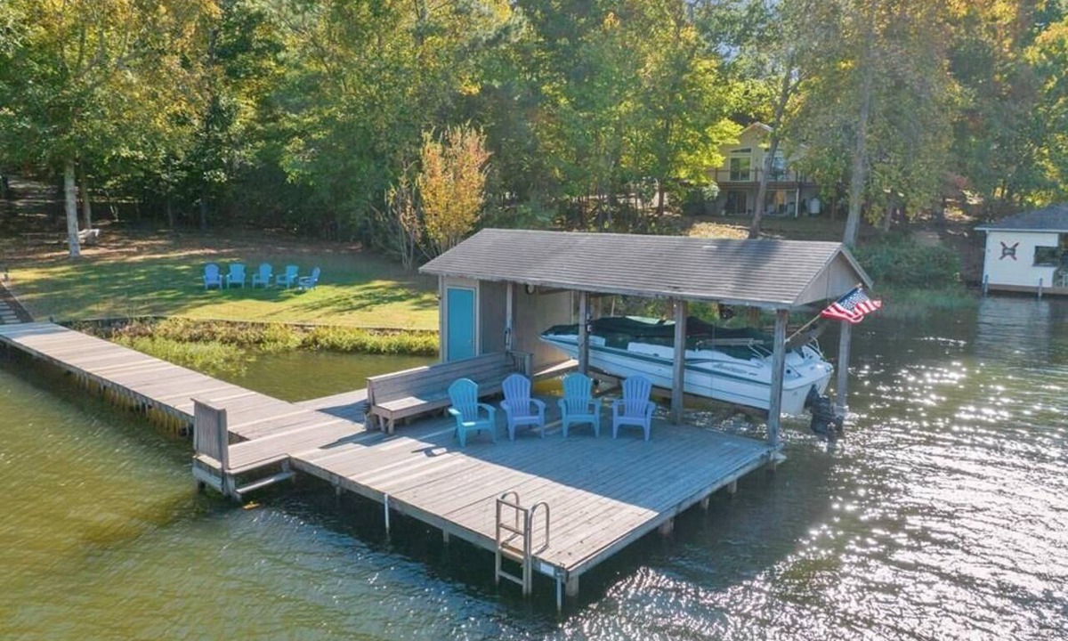 Pasture Gate House | Hummingbird Haven | Cove to Main Lake Views