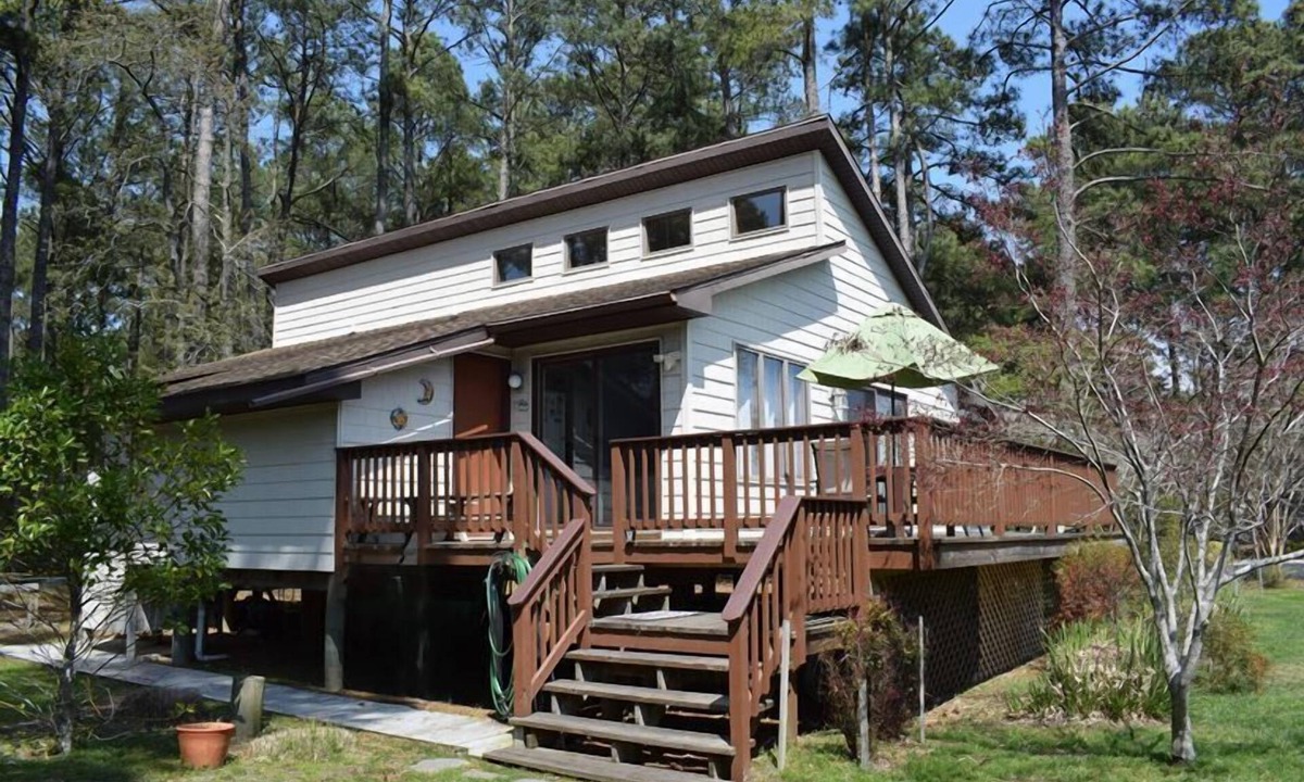 Piney Island House | Hummingbird Haven- 3BR Home | Close to Beach