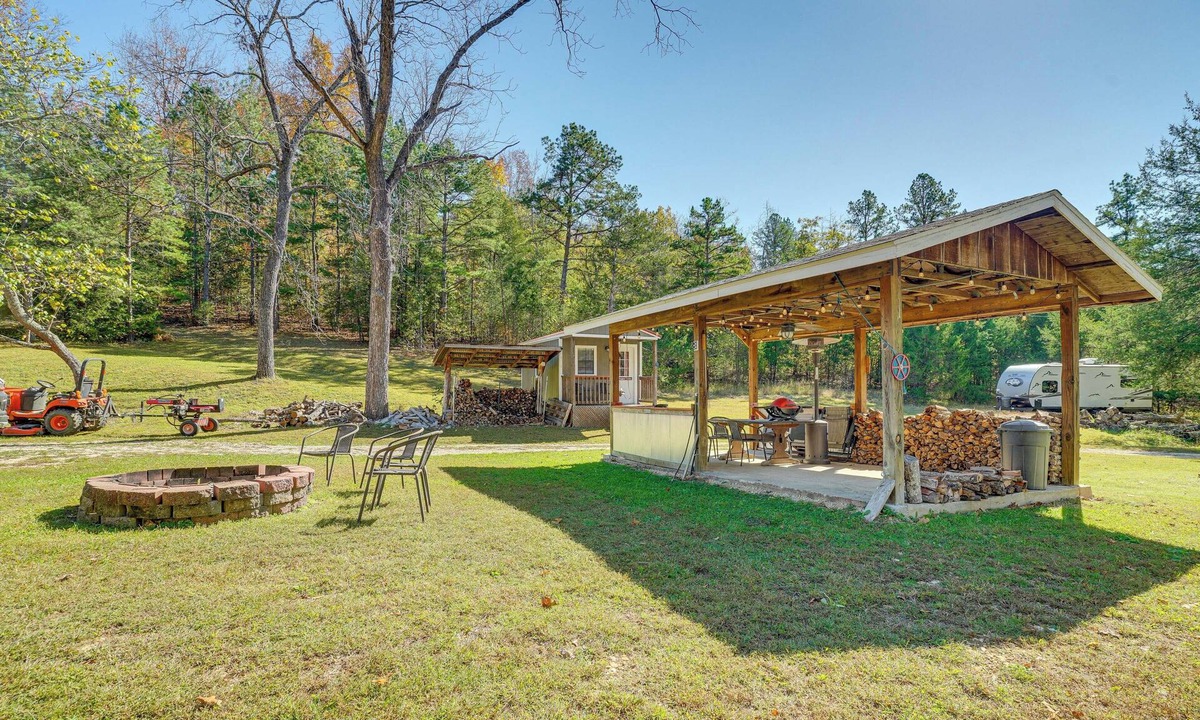 Glover Cabin | Hunters/Floaters Welcome! Creekside Missouri Cabin