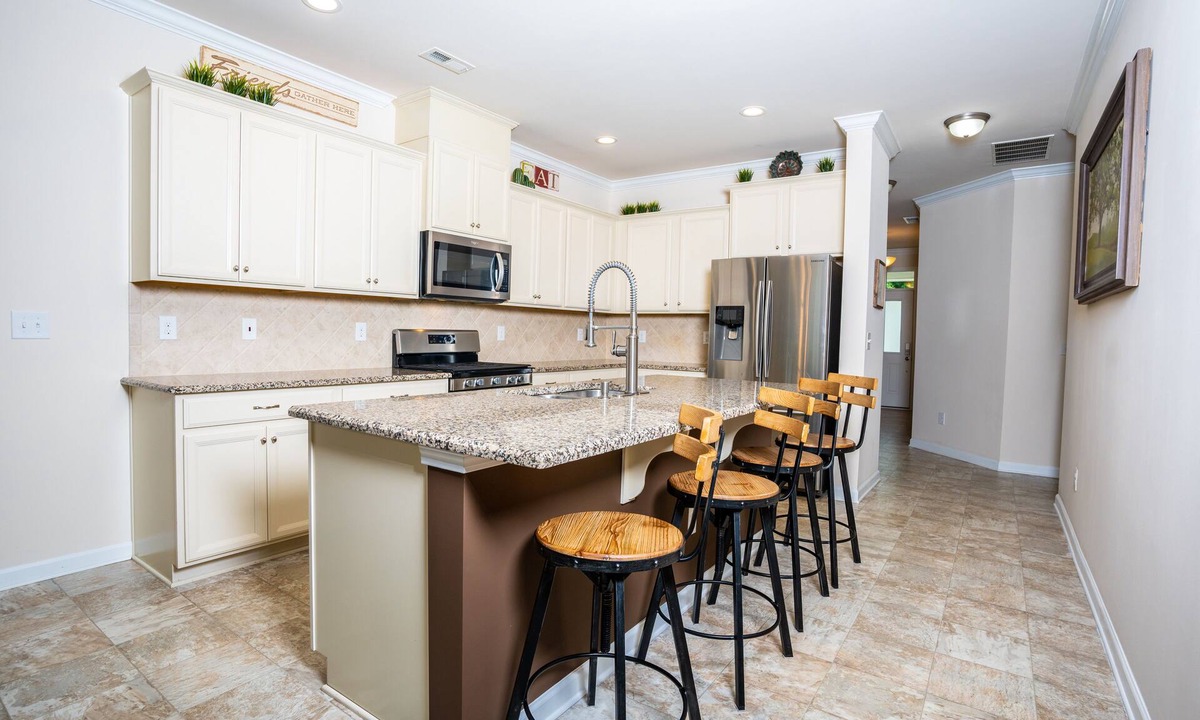 Bowling Green House | Immaculate home very spacious beautiful neighborhood.